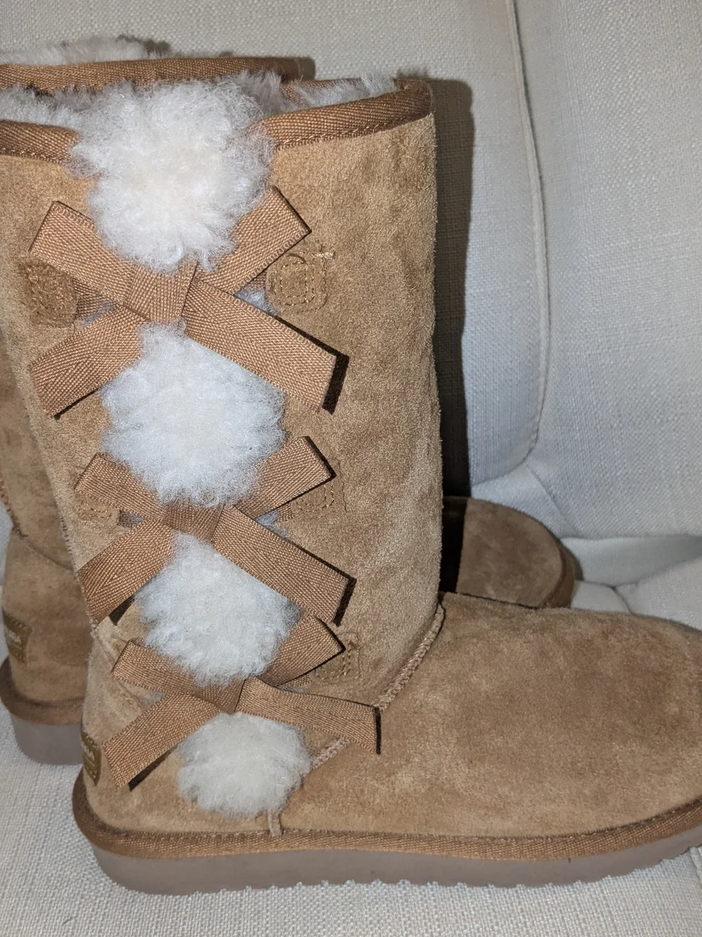 Women’s Kookaburra UGGs Victoria Tall Boots With Bows Brown Color Fur Inside - Picture 3 of 7